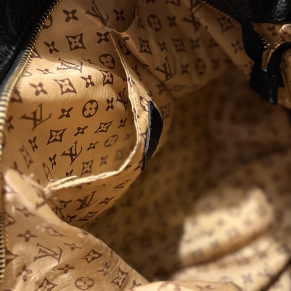 Louis Vuitton Hobo Bag - Picture 6 of 13